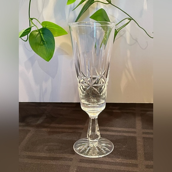 WATERFORD CRYSTAL ROSSLARE 7-7/8” CHAMPAGNE FLUTE. Ex. Cond. - Picture 1 of 3